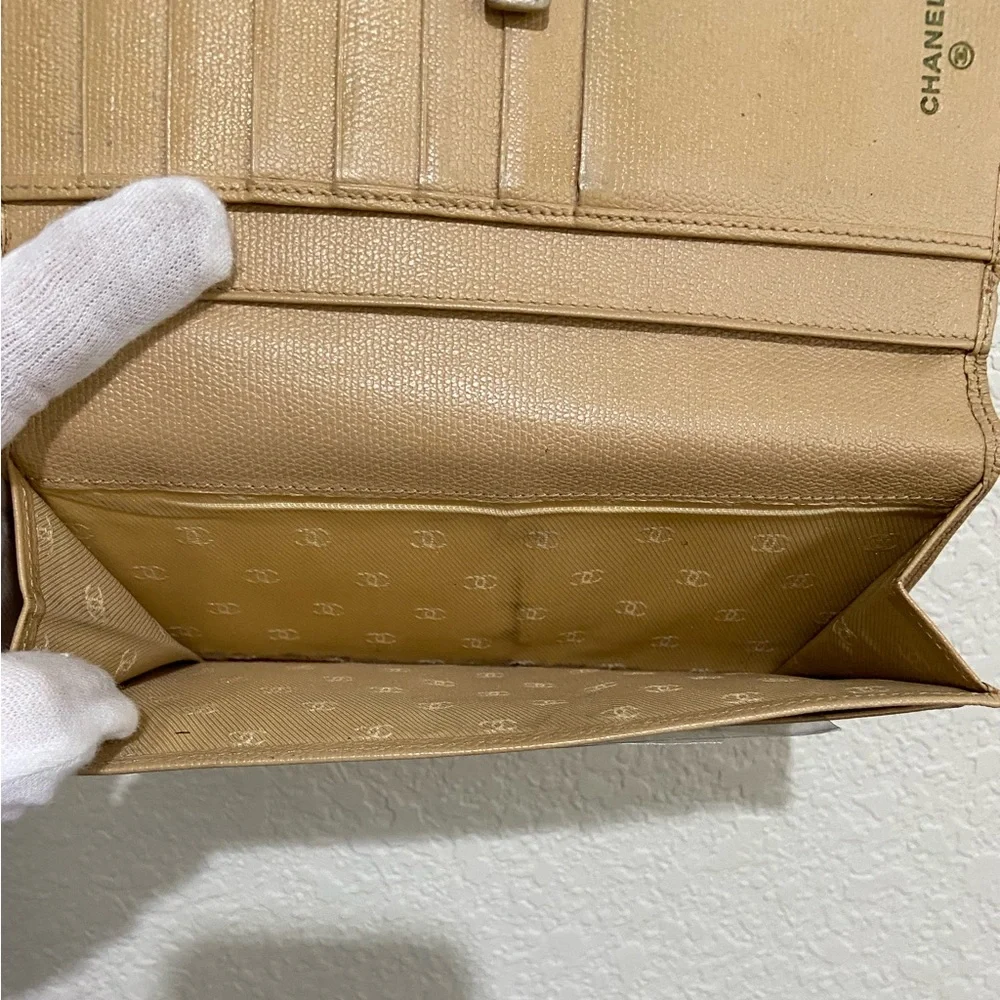 Chanel Caviar CC Coco Button Continental Wallet - Picture 14 of 16